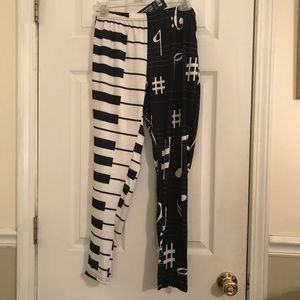 Crazy music note/piano leggings L/XL